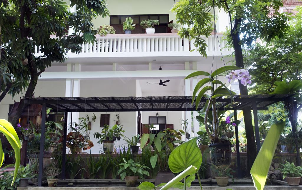 Lani'S House By The Ponds Hotel Vientiane Buitenkant foto